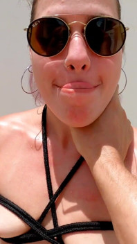 Drinking pee and cum swallow in outdoor garden!
