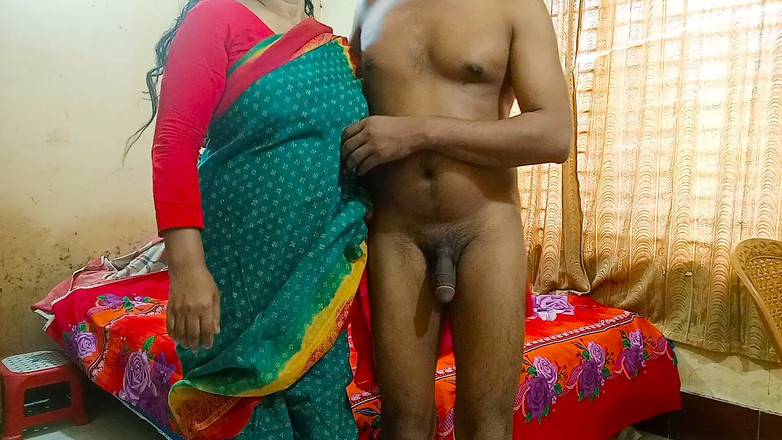 HotsexGirl: Cuplu de 18 ani face sex pentru prima dată cu sora...