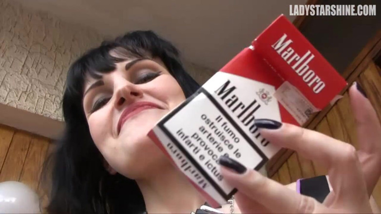 Lady Mesmeratrix Official: Девушка из Marlborino