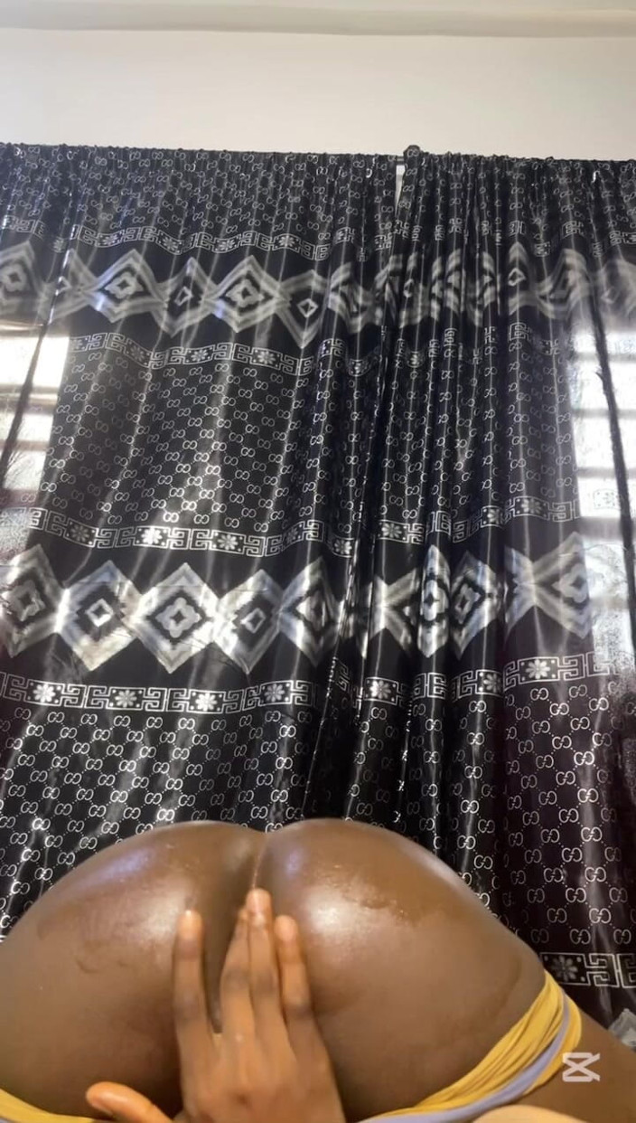 Aded-Toxic: Twink seksi di rumah bersendirian menjadi nakal 1