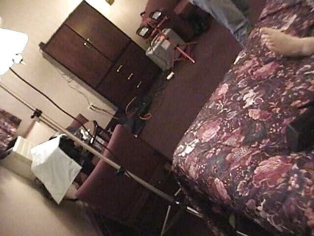 Radical: Снимаю на видео две горячие удивительные блондинки-шлюшки в горячем тройничке