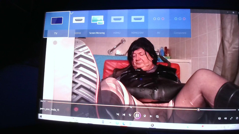 Linda Gumlin: Bizzarre Piss Klepperhexe Bessy, Arte fetish di Linda Gumlin