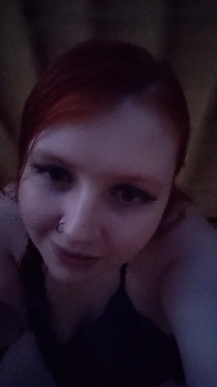 Sin Spice by Sophia Sinclair and Jasper Spice: Tetona provoca mientras fuma, por SophiaSinclair