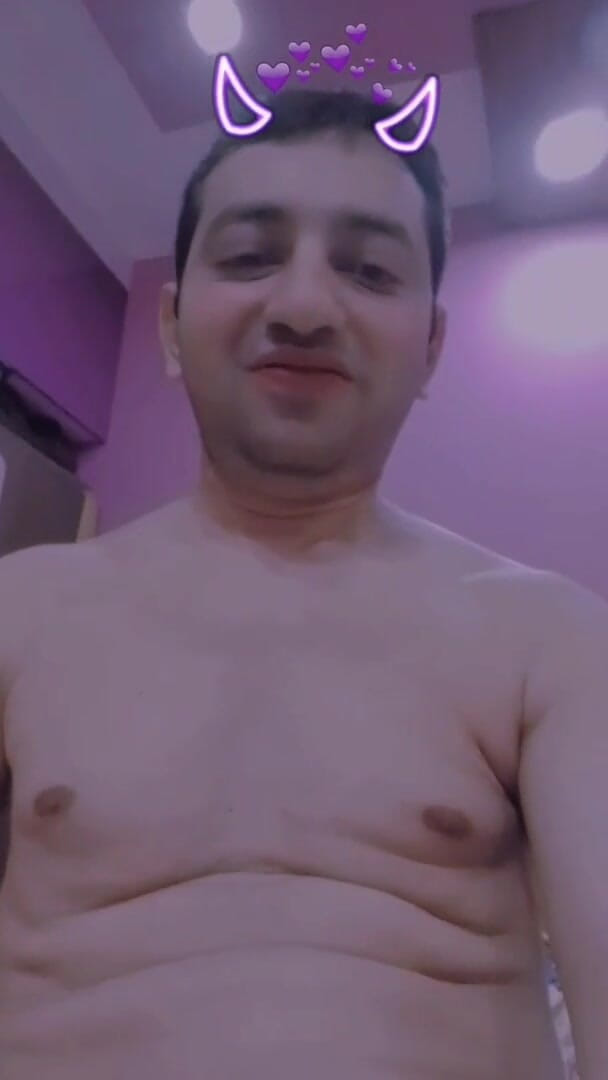 Cute & Nude Crossdresser: Desnuda sexy mariquita femboy muestra su sexy cuerpo desnudo