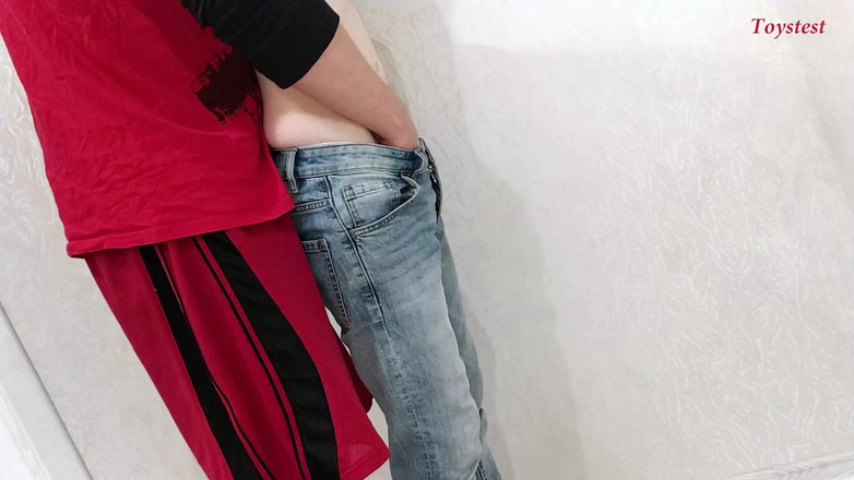 Toystest: Sex rapid cu sora mea vitregă în timp ce nimeni nu...