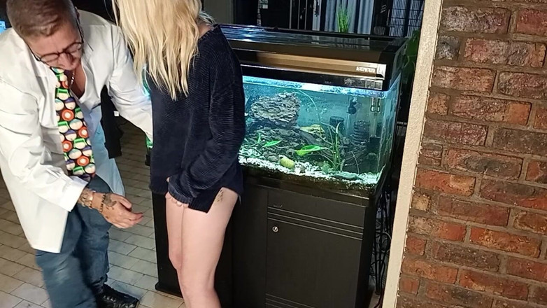 Bigjoefuckalott: Minyon sarışın girlfriemd'i parmakla sikiyorum