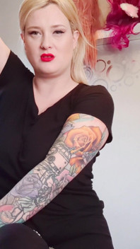 Leashed Armpit Worship