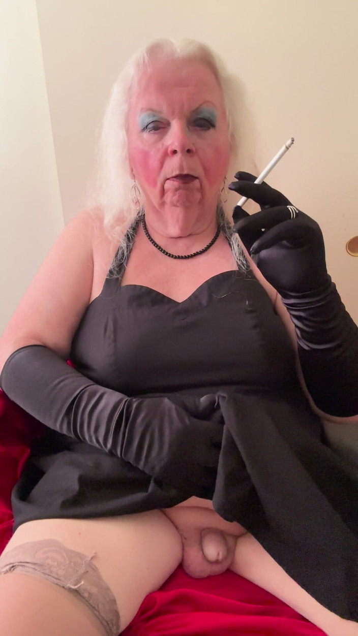 Constance: Fumando y meando