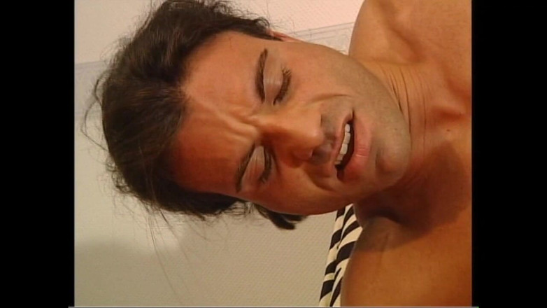 Deutschland porn: Blonďatá nadržená děvka je spokojená, když její přítel lízal mokrou...