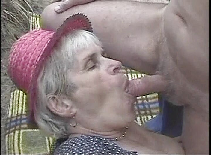 Granny X: Старая мама любит мой член