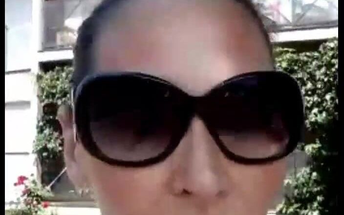 Dominatrix Redsonyja: स्ट्रीम स्टार्ट