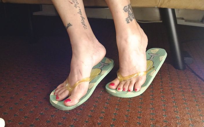 Abby Anna: Mint en gele teenslippers schoenenspel