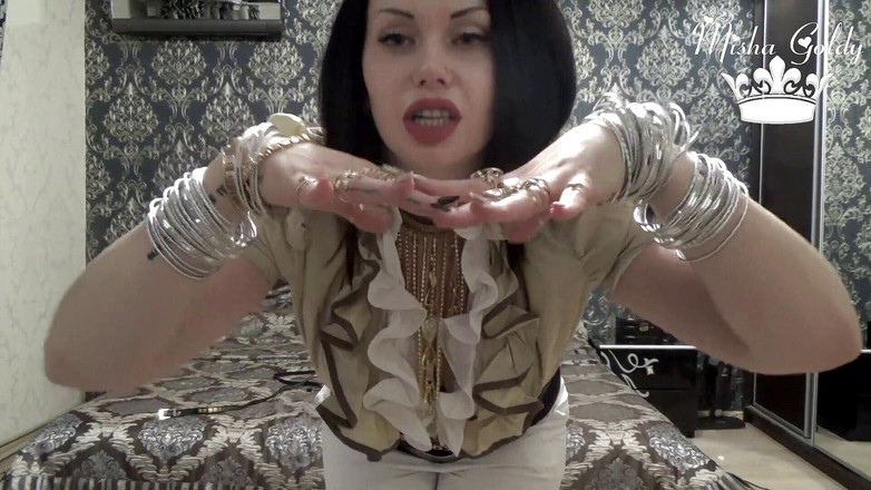 Goddess Misha Goldy: Striptýz a fetiš šperků!