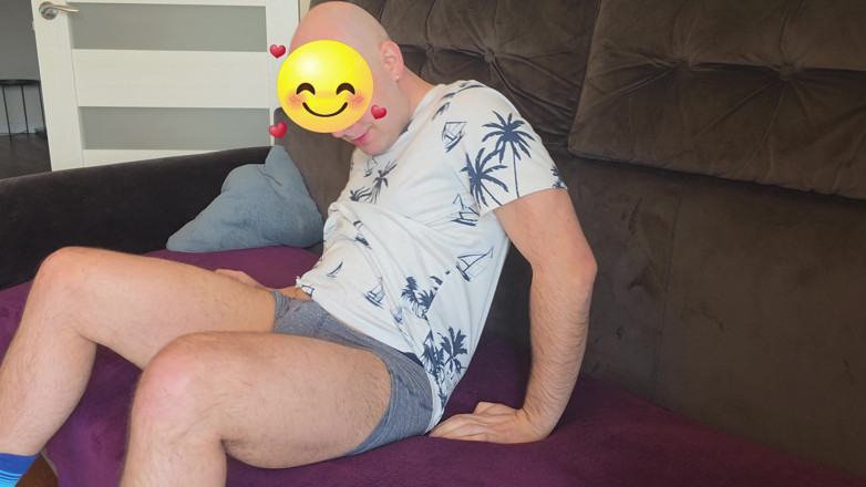 ShyCummerBoy: Striptease într-un tanga transparent
