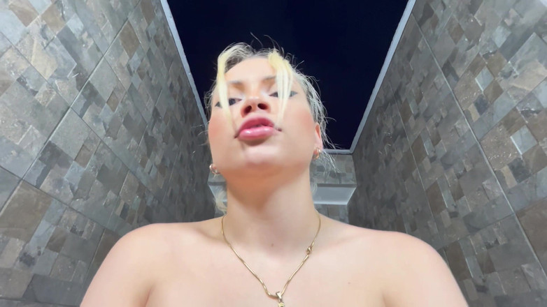 Vane Medina: 성욕 강한 창녀는 남편이 남편에 대해 알면 매형과 섹스하고 싶은 욕구를 없애버립니다