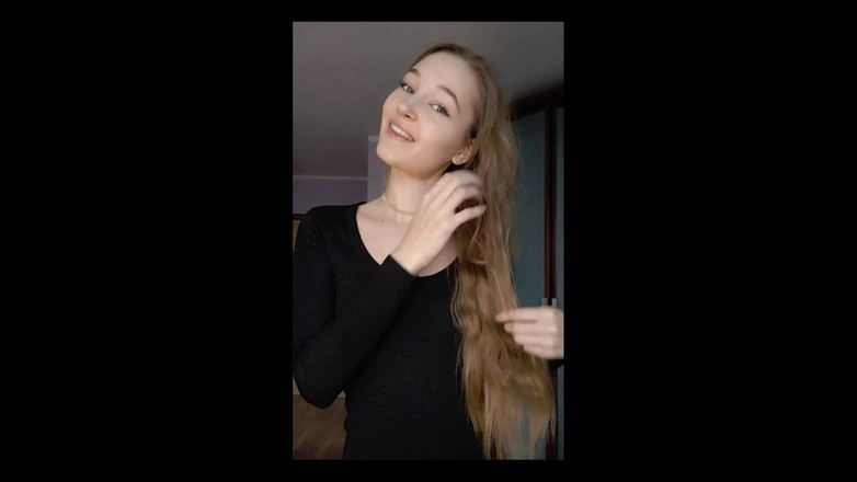 Mira Shark: Обычно утром я включаю музыку и начинаю двигаться в ритме распаковать мои косы и привести в порядок мои волосы