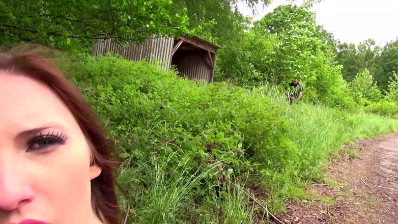 Deutschland Porno X: Teman wanita gila dengan tembusan berganda liar menunggang kongkek di...