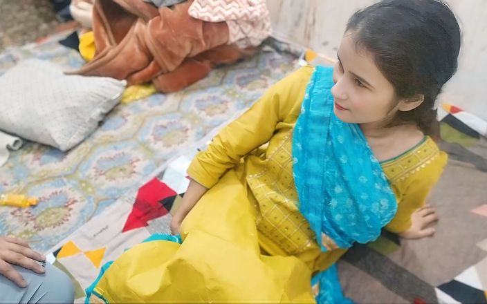 NAASRIN KHAN: Sali apne chut me उंगली dal rhi thi jija pakar liye...