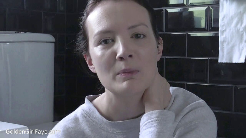 Her Kink UK: Kencing pertama hari ini