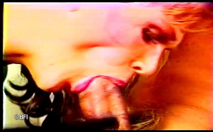 Combat zone transsexual barebacking: Sfrigoli lei maschio