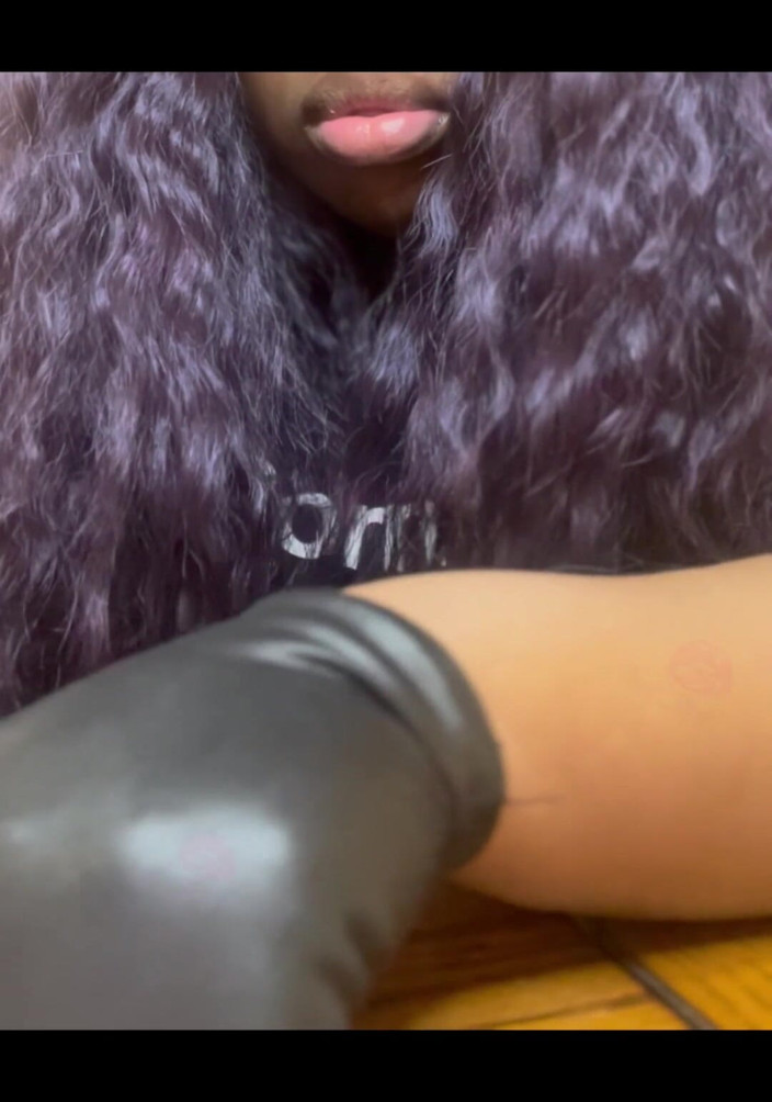 Anye Meshell: Seorang biarawati melakukan joi asmr! Apakah Dia Sin?