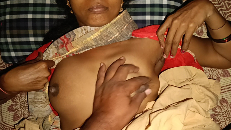 YourAnitha: Hintli ateşli evli kadın ev yapımı amcık yalama ve boşalma...