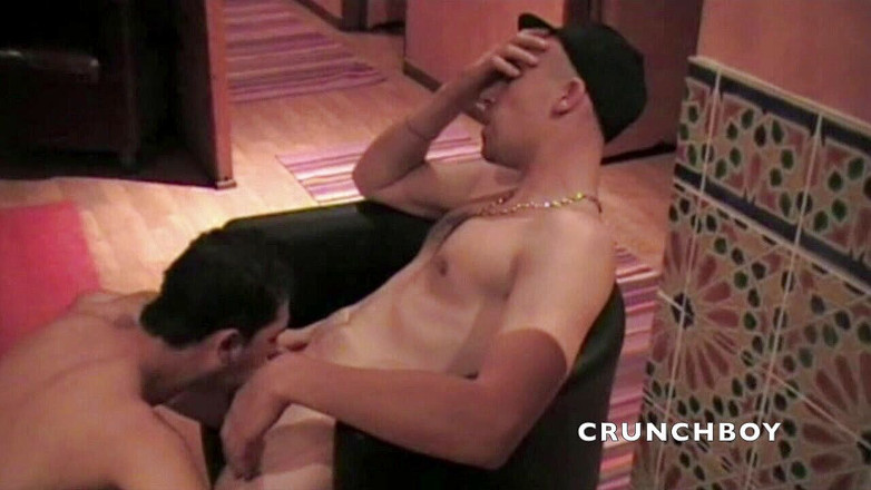 Crunch Boy: Latino twink drsně ošukaná hetero pracovnicí