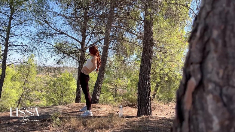 Lissa Brown: Malý chlap se mi vystříká do pusy venku - Sledování - Spandex-pov