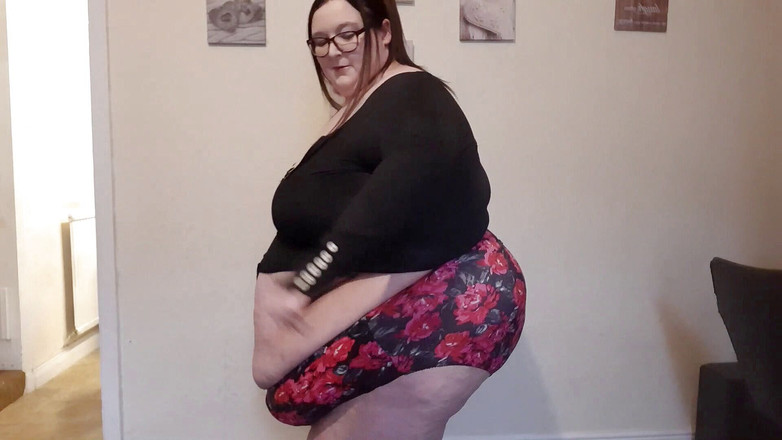 SSBBWLadyBrads: SSBBW zerstört und zerreißt body - 7XL