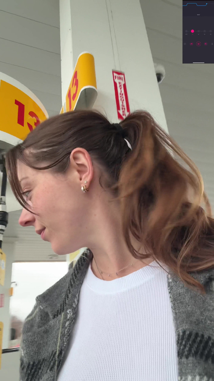 Nadia Foxx: Trying Not to Cum Too Loud While I Pump My...