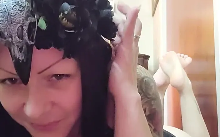 Raven Willow: Mmm Worship My Feet and My Ass. Send Because to...