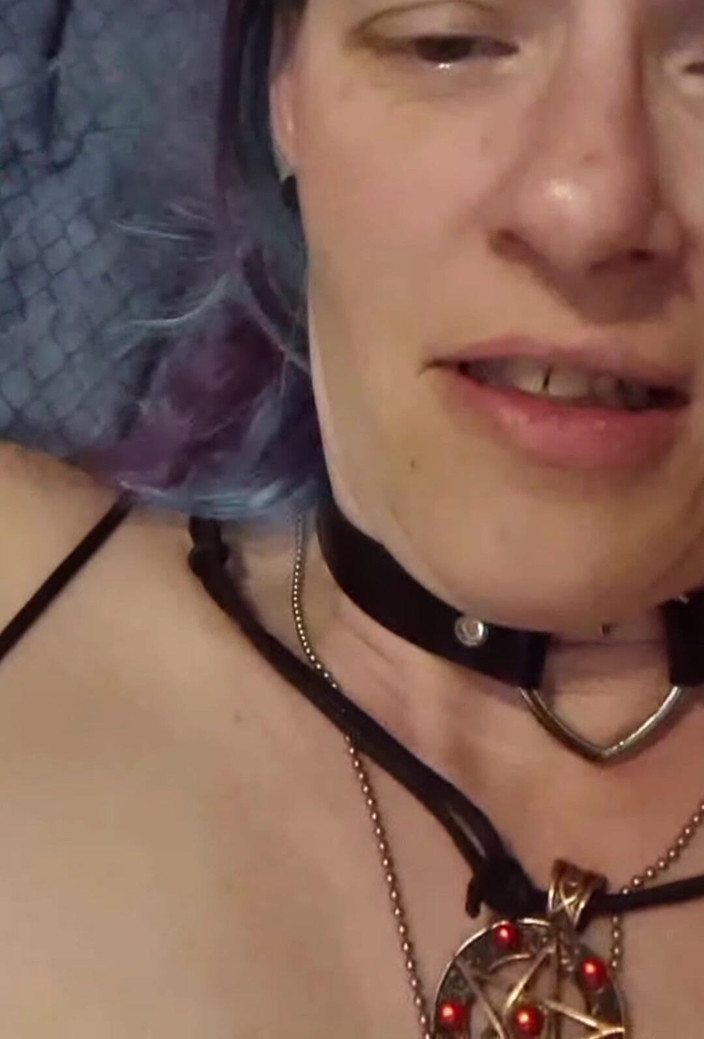 KittieNoOne: キティエヌーンは自分とスカートをセックスする様子を撮影しようとした