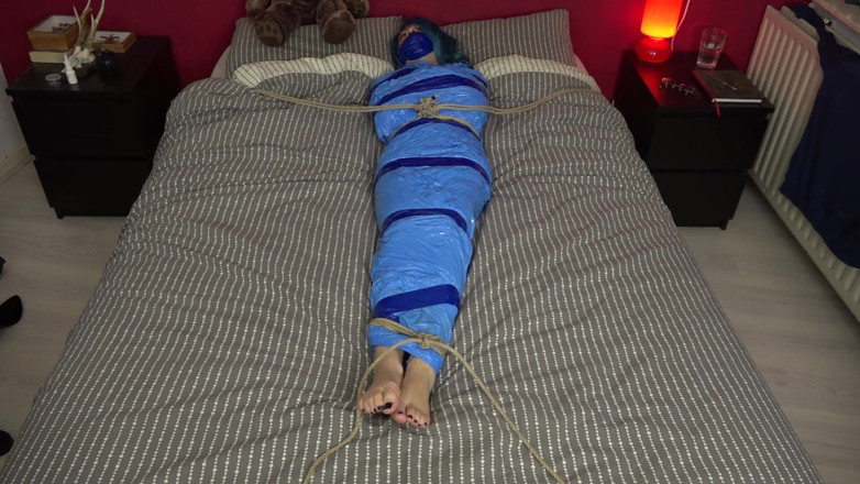 Restricting Ropes: Luna Grey - mummified on bed