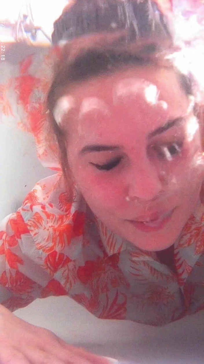 Sexy_Emeli: Breath Holding Underwater in Bathtub and Record with Waterproof Camera
