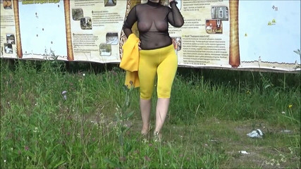 RedRoseRus: Dame in gele, zonnige zomer