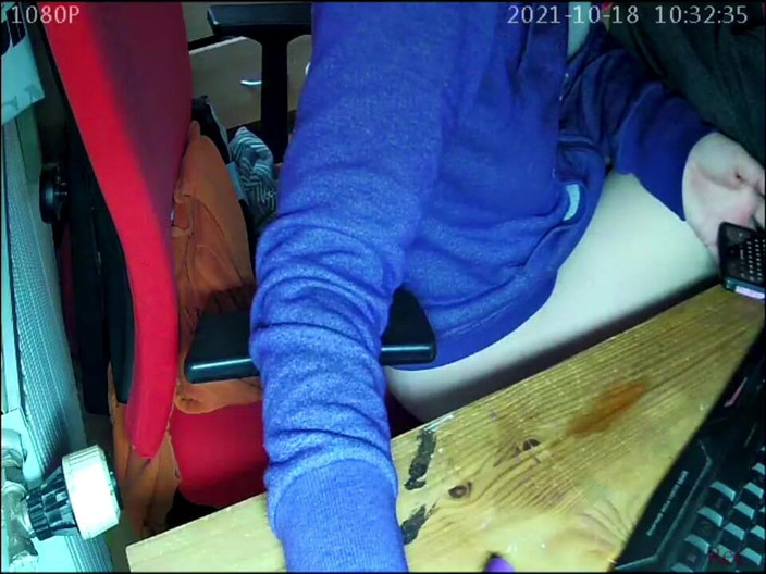 KittieNoOne: シークレットカムでの自慰行為