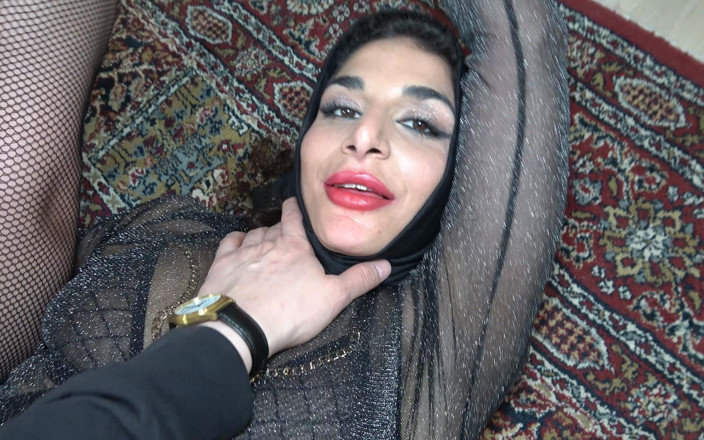 Amateur Homemade Porn: My Hijabi Big Ass Stepsister's Home Workout Turned Me on...