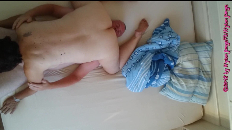 NylonjungeCarmen: Geiler orgasm in facesitting with hot mature