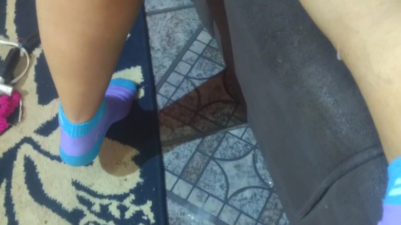 Sharinga: poniéndose travieso en la habitación del hotel