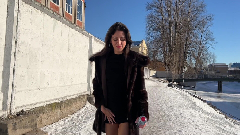 Katty West: Adorabile pisciata bagno in pelliccia e disperazione di calze di...