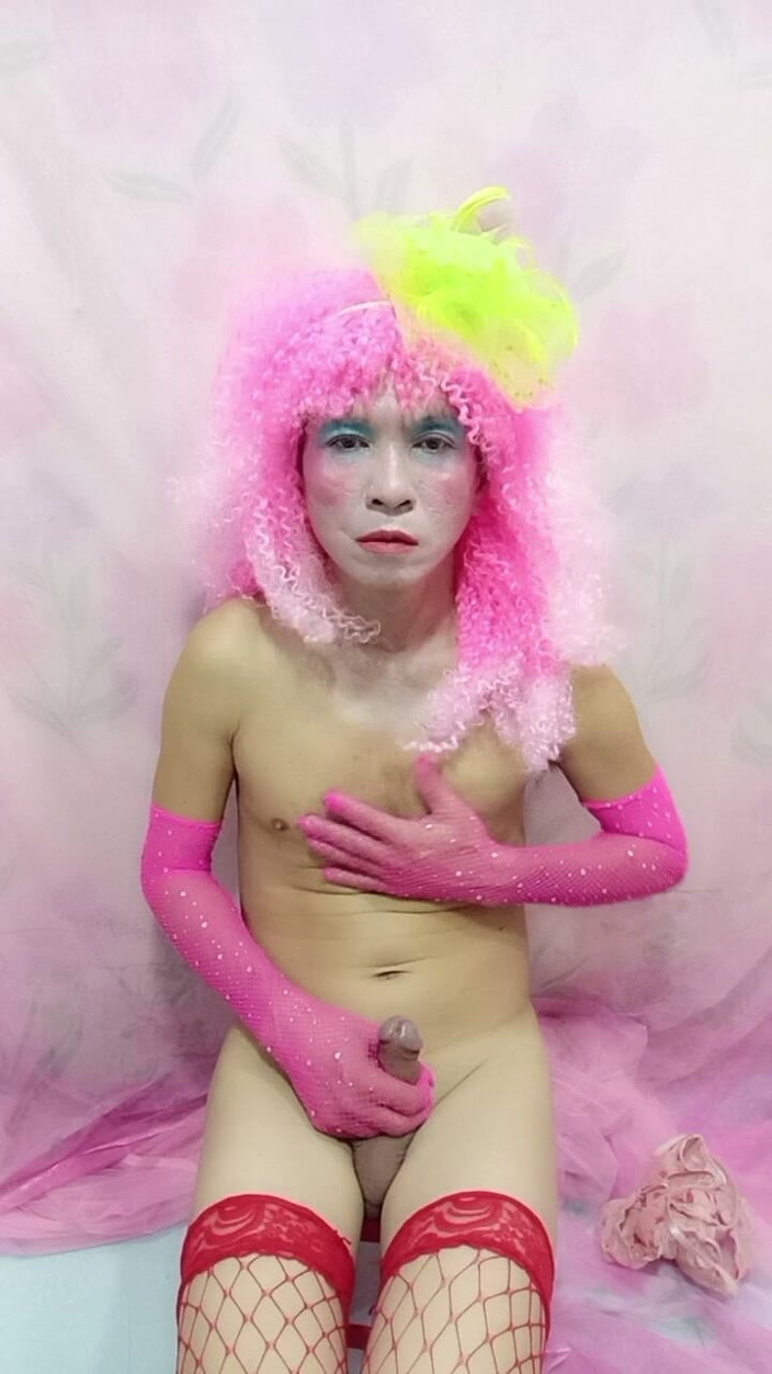 nguyen dang thien tri: Oanh le transgender indossa vestiti sexy