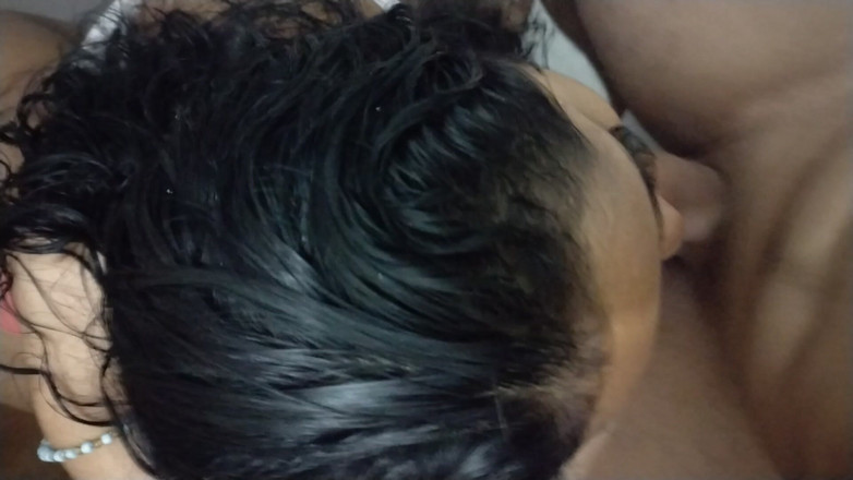 Jr and denies: La mia amica cattiva è venuta in bagno e mi ha...