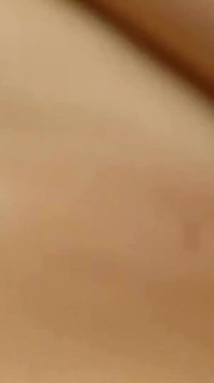 Arizona dengan celana dalam seksi memprovokasi dengan ngentot dildo