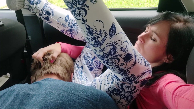MrPussyLicking: Arrête la voiture et bouffe-moi la chatte !! Léchage et baise...