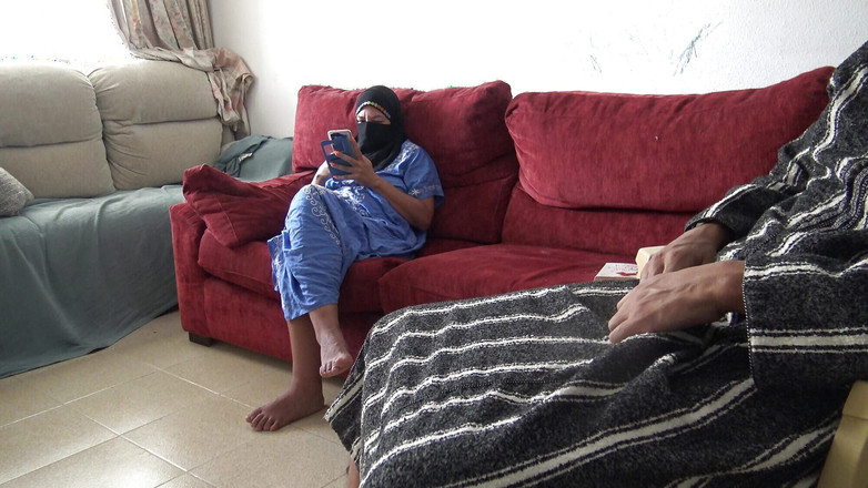 Souzan Halabi: Chocante! Eu exibi meu pau para minha meia-irmã casada hijab