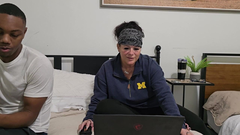 Cory Strokes: Hollee Huntress używa Cory Strokes "joystick"