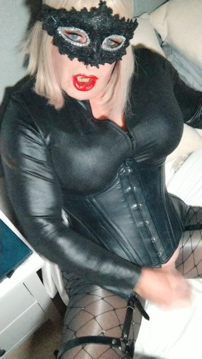 Emma Browne: Emmas Catsuit Crossdress