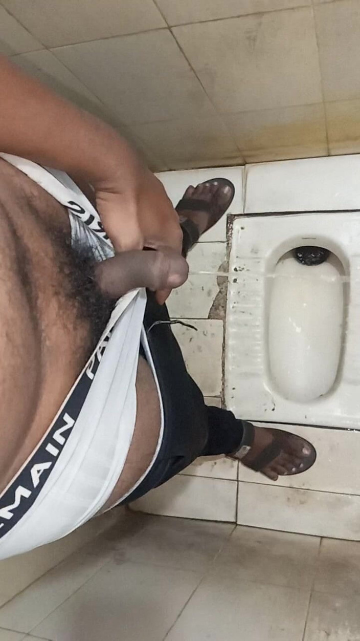 Sweet Indian cock: Masturbasi cowok india di luar ruangan sama kontol besar