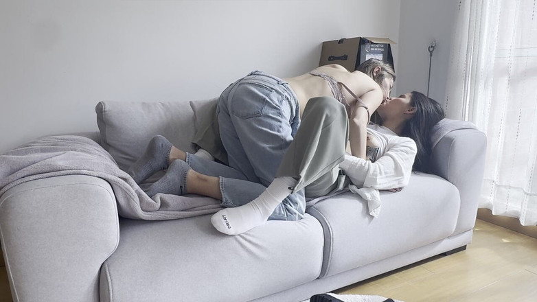 scarlettandc: Moje bývalá přítelkyně přijde do mého domu mít sex, zatímco...