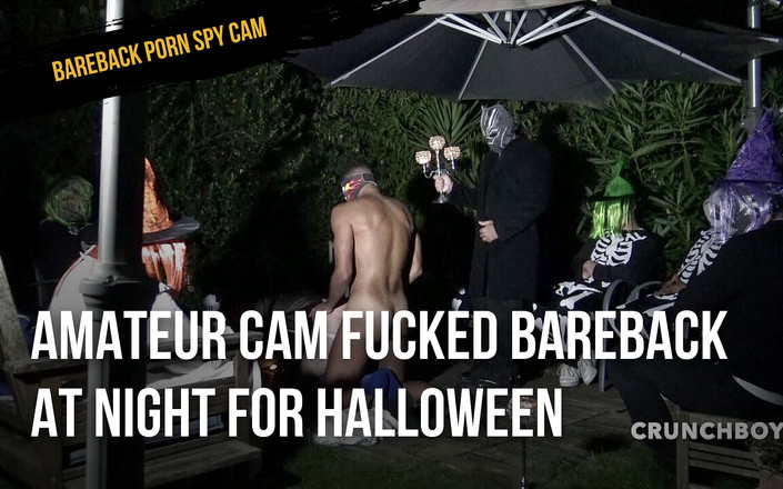 BAREBACK PORN SPY CAM: Amatörkamera knullad barbacka på natten för Halloween